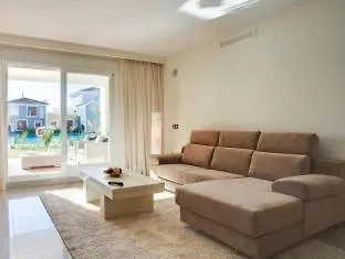 Cortijo Del Mar 아파트 *