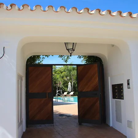 Cortijo Del Mar 아파트